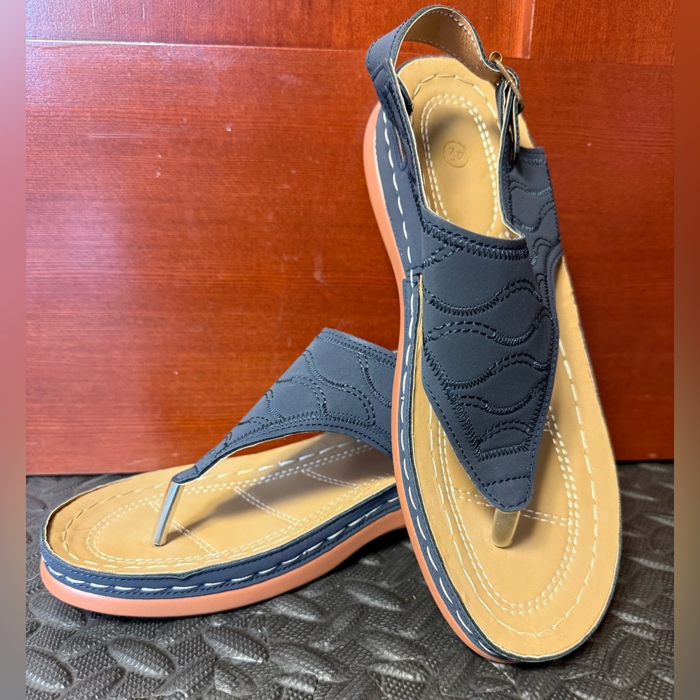 Women’s Navy Blue Toe Post Wedge Sandals NWOT